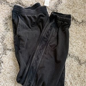 Aerie Sunwashed Desert Jogger-Black/Charcoal